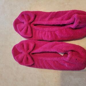 Isotoner Fuchsia Slippers